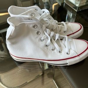 Women’s White High-top Converse NEVER WORN - size 6